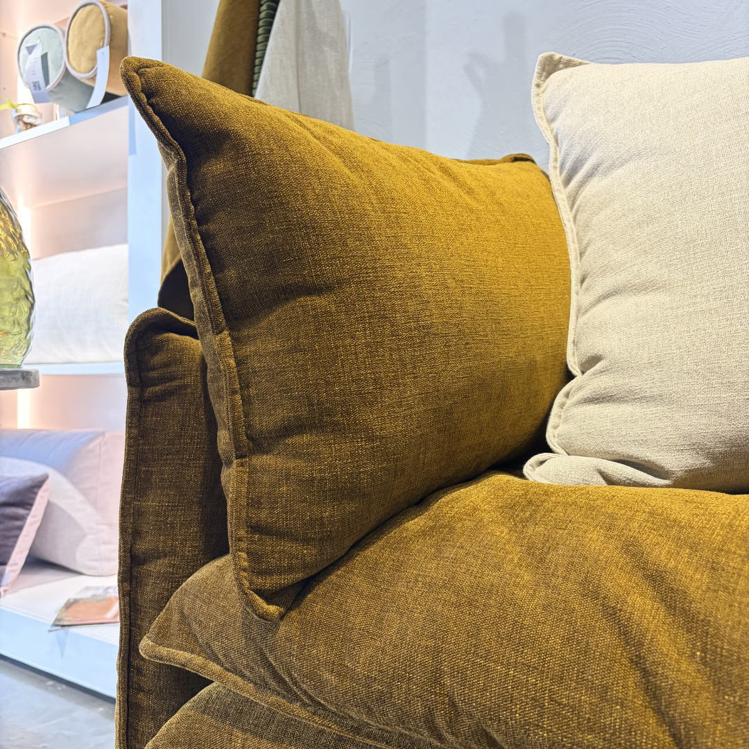 Made-to-Order Sofas vs Store-Bought Sofa: Which Should You Choose?