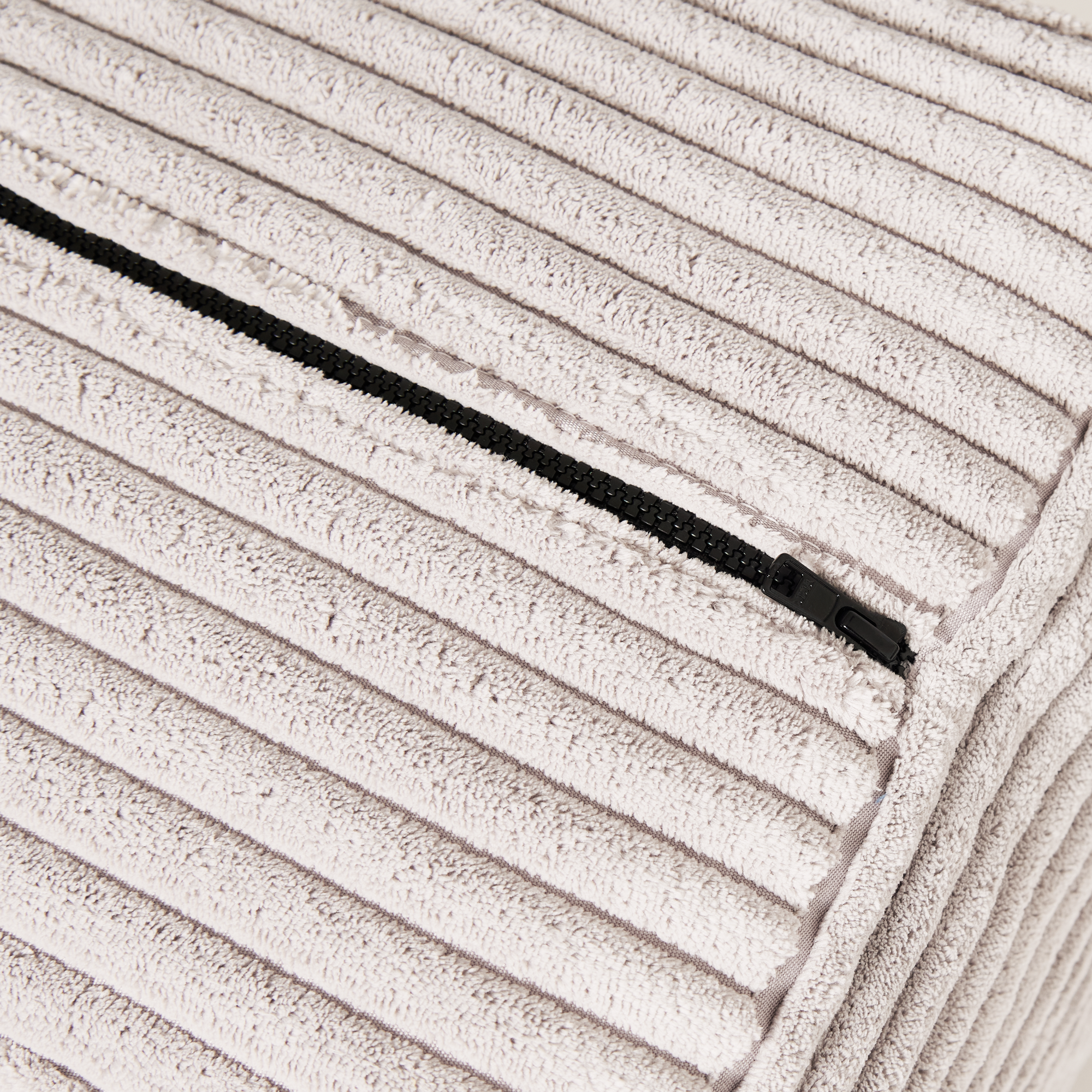 Maru 2 Seater - Indoor