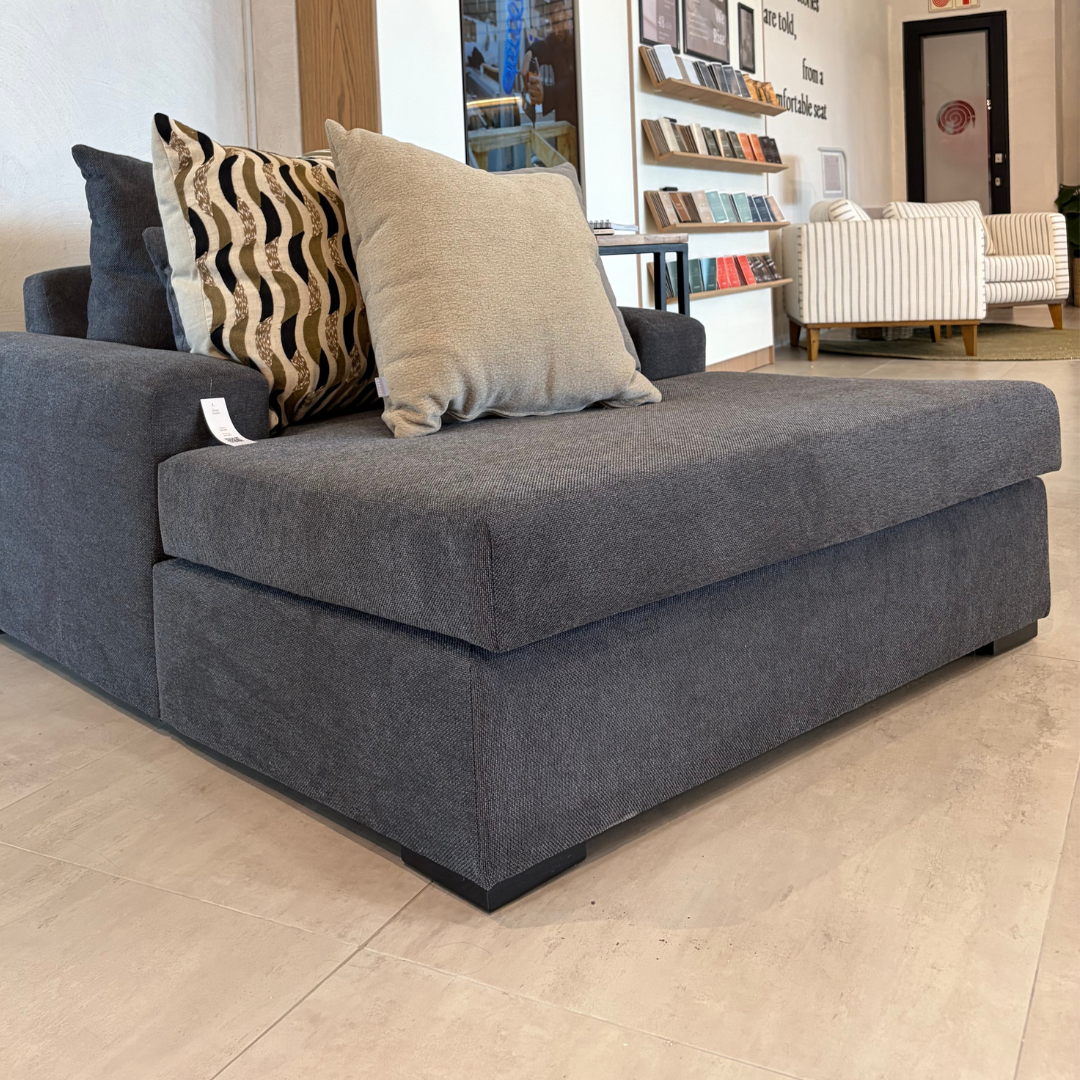 Zuva Daybed: The Everyday Lounger Built for Long, Lazy Afternoons