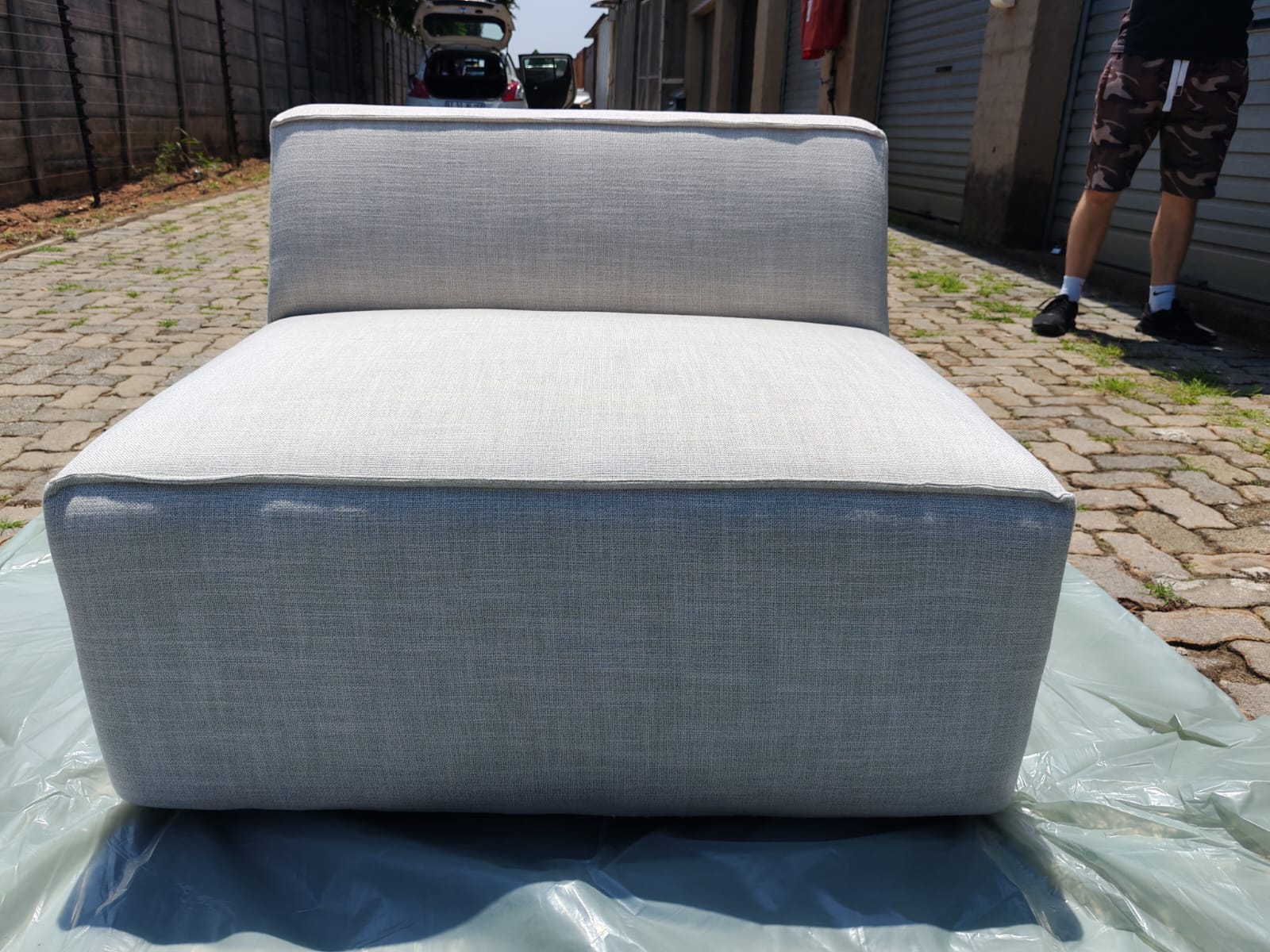 Z2-H8 Zola 1 Seater - FibreGuard Ivory (JHB WHS 2026)
