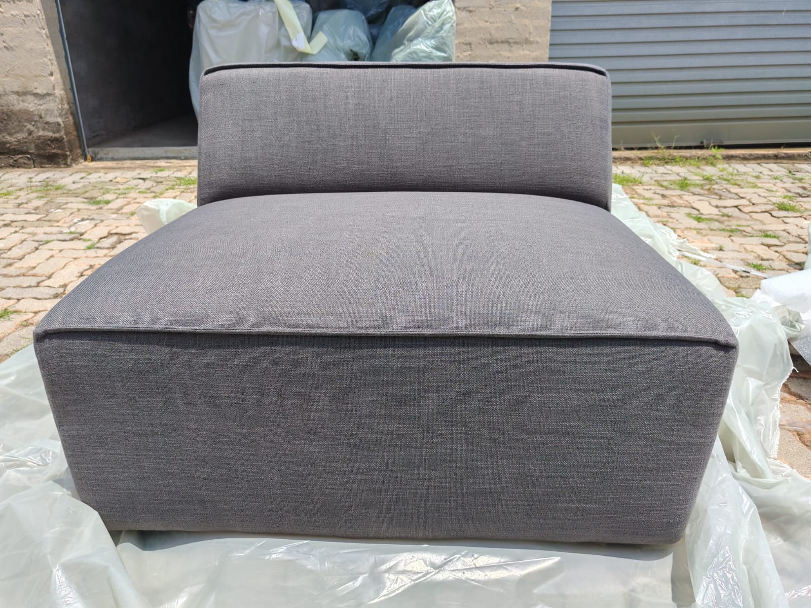 Z6-H8 Zola 1 Seater - FibreGuard Graphite (JHB WHS 2026)