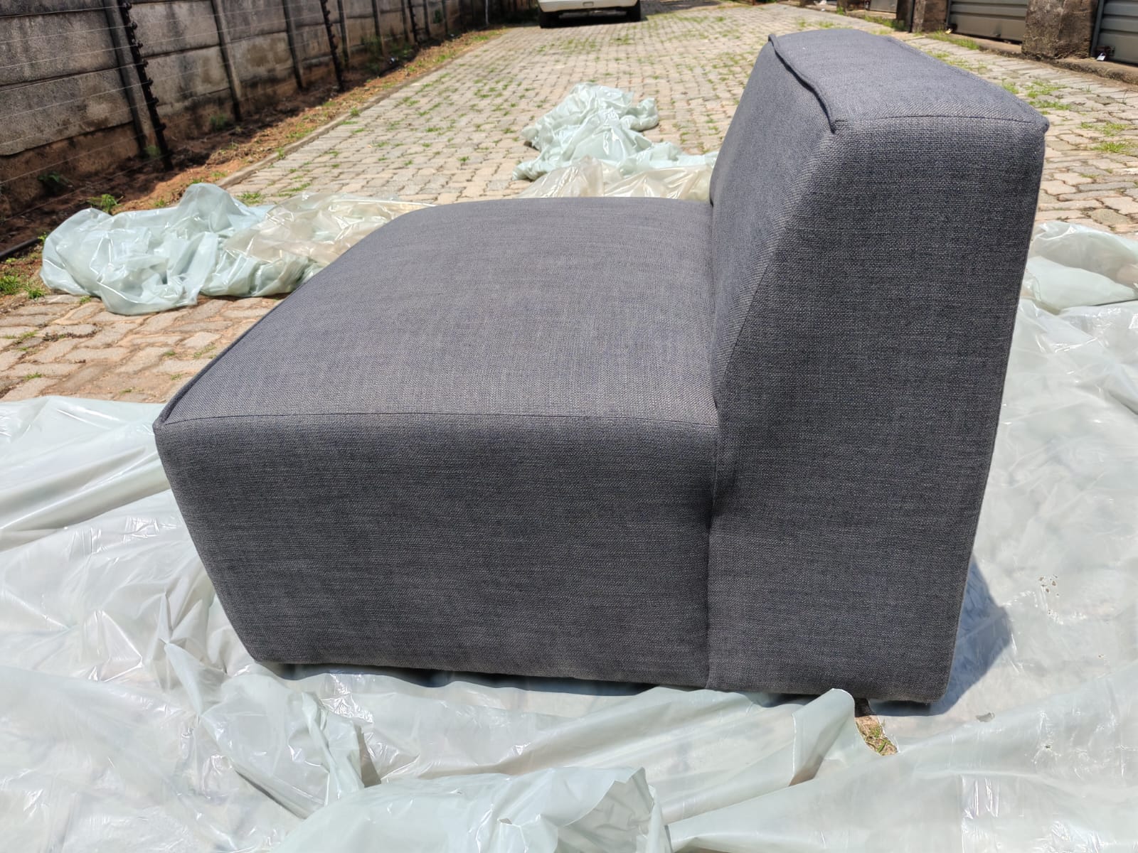 Z6-H8 Zola 1 Seater - FibreGuard Graphite (JHB WHS 2026)