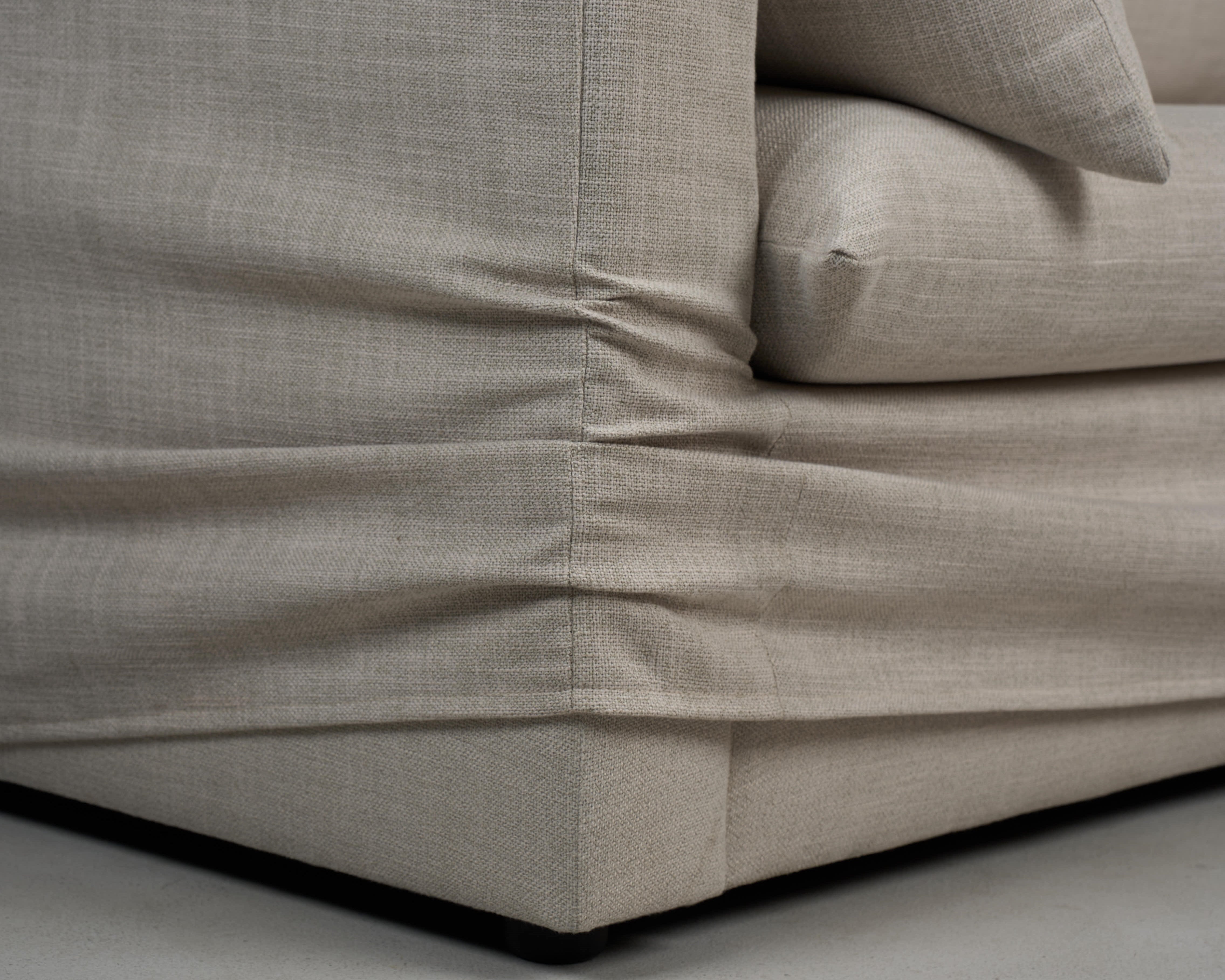 Lira Luxe Slipcover Loveseat *